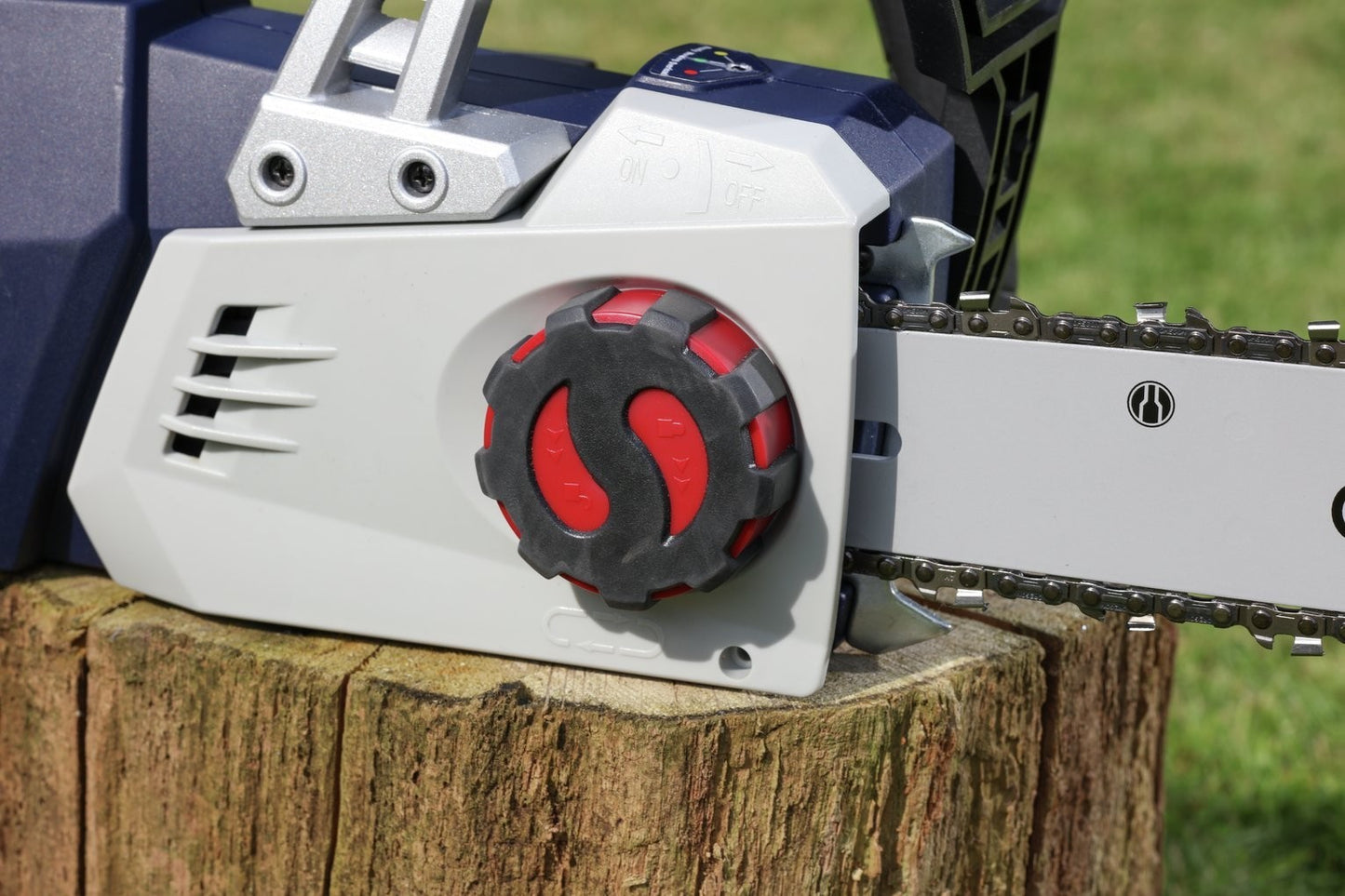 Spear & Jackson 35cm Cordless Chainsaw with 2 Batteries- 36V