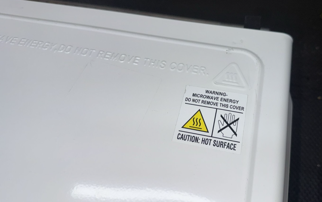 Cookworks 700W Manual Microwave - White