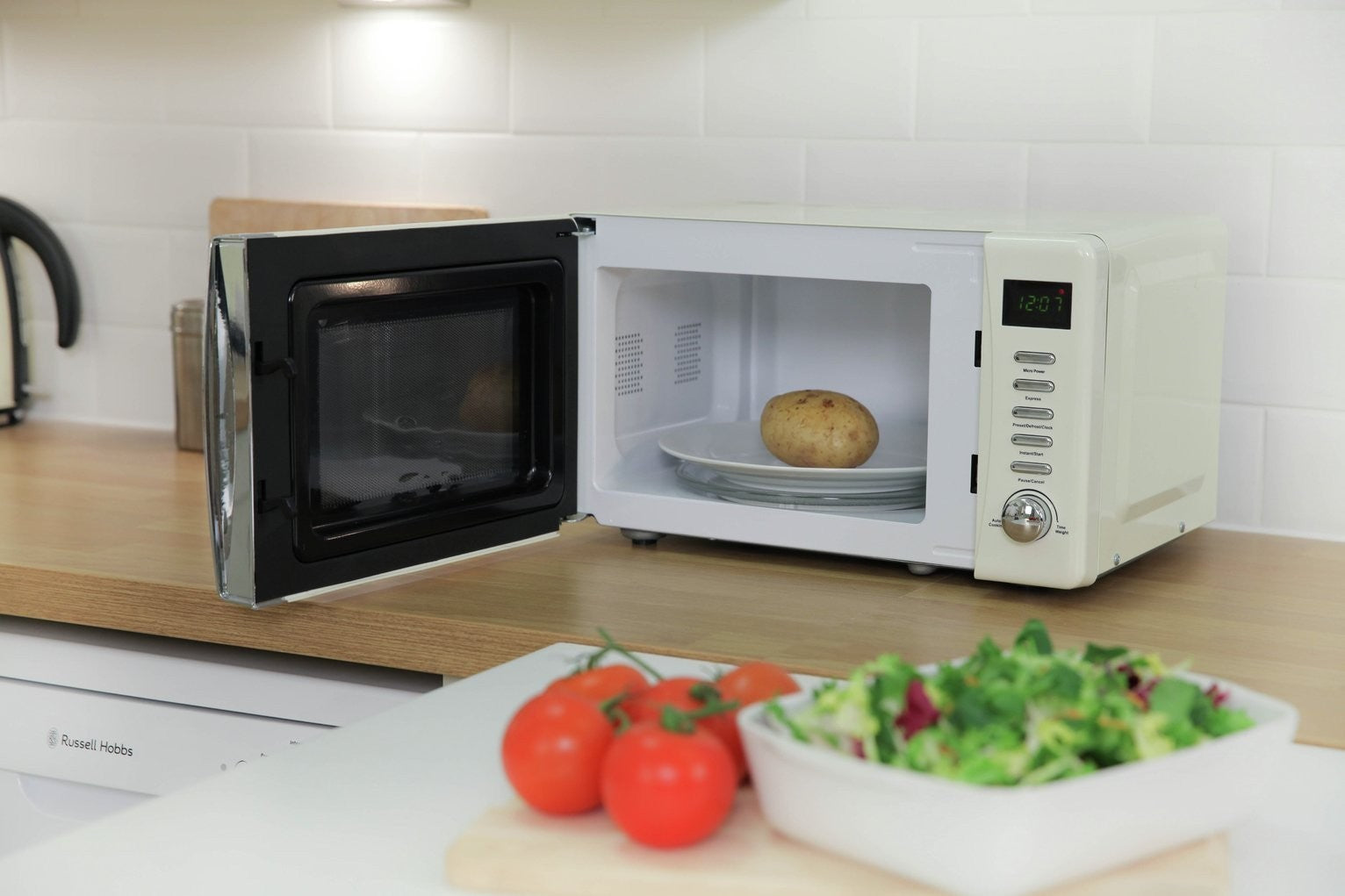 Russell Hobbs Worcester 700W Standard Microwave - Cream