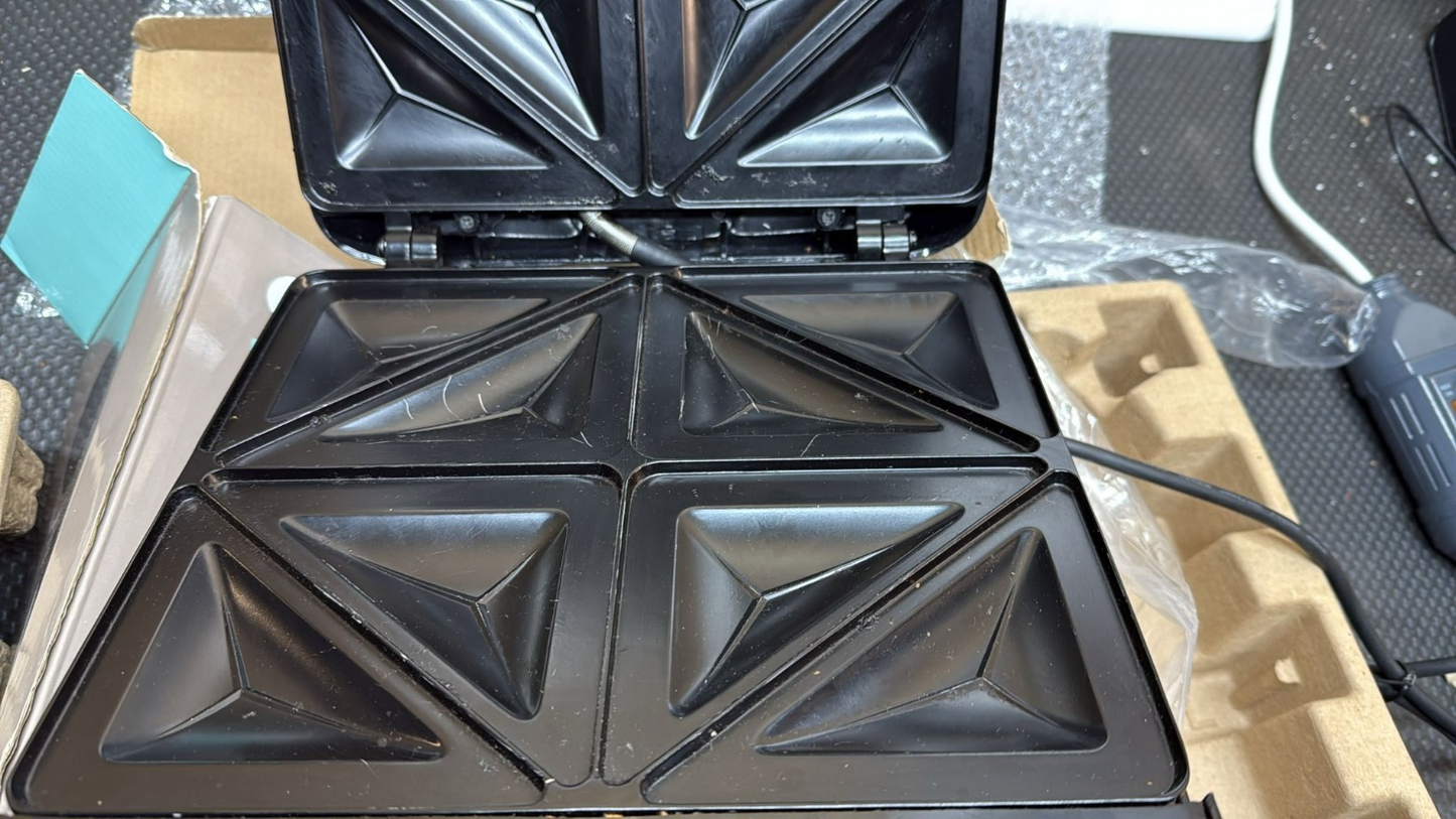 Cookworks 4 Portion Sandwich Toaster - Black