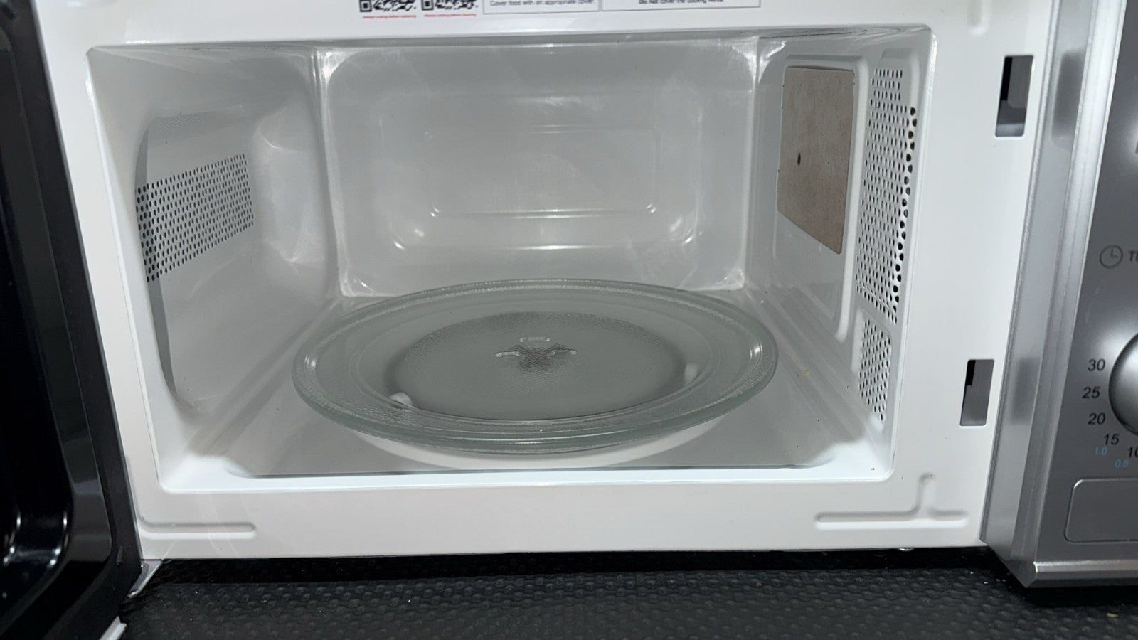 Cookworks 700W Manual Microwave - Silver