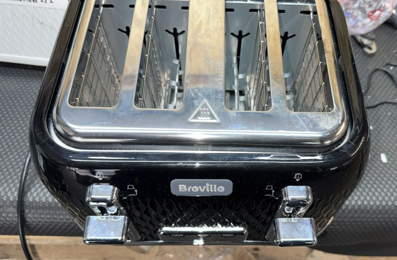 Breville VTT786 Curve 4 Slice Toaster - Black and Chrome