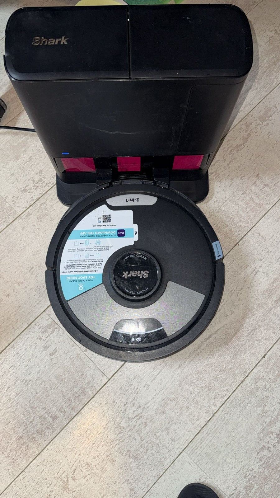 Shark Matrix Plus 2-in-1 Self-Empty Robot Vacuum Cleaner