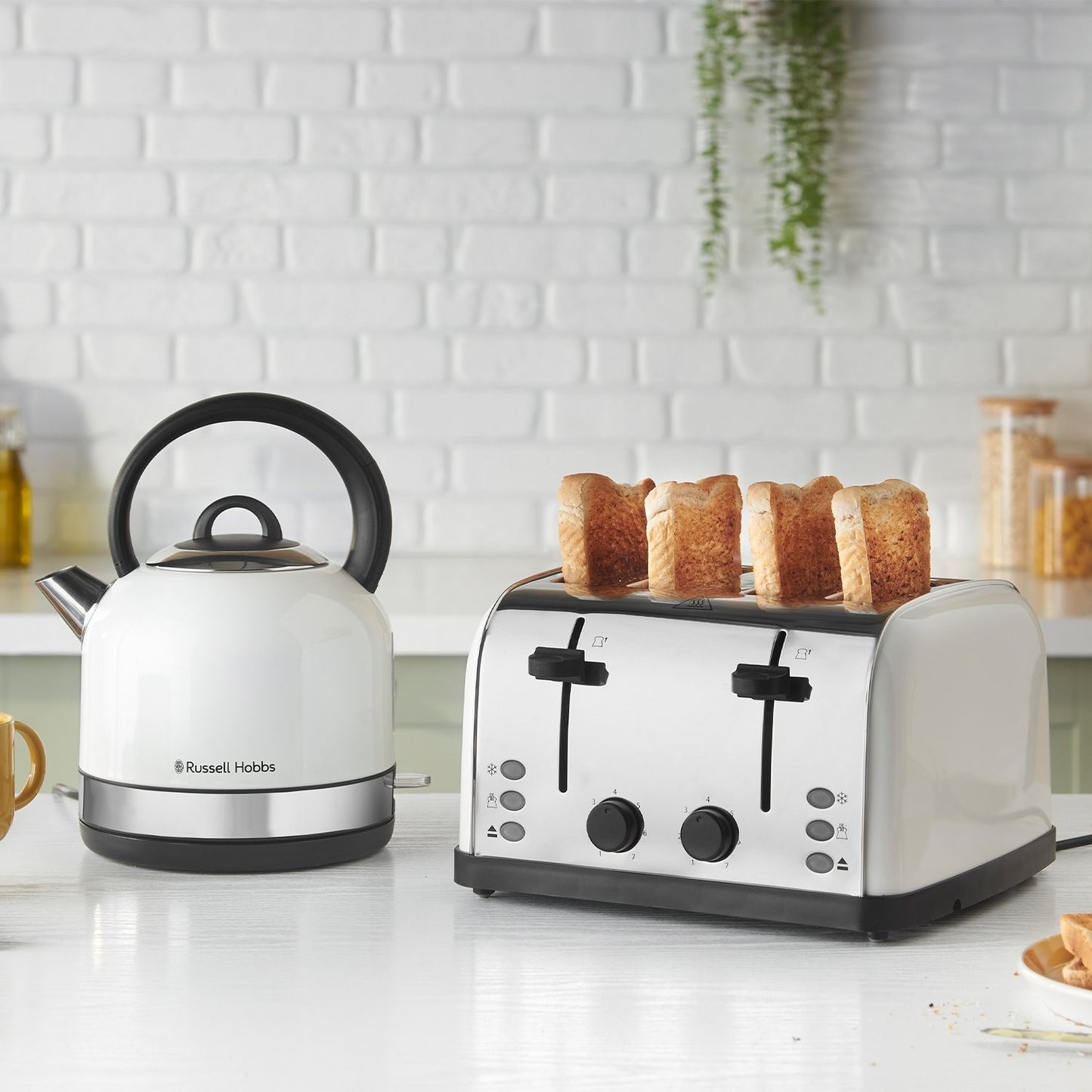 Russell Hobbs Worcester Dome Kettle Stainless Steel 23904