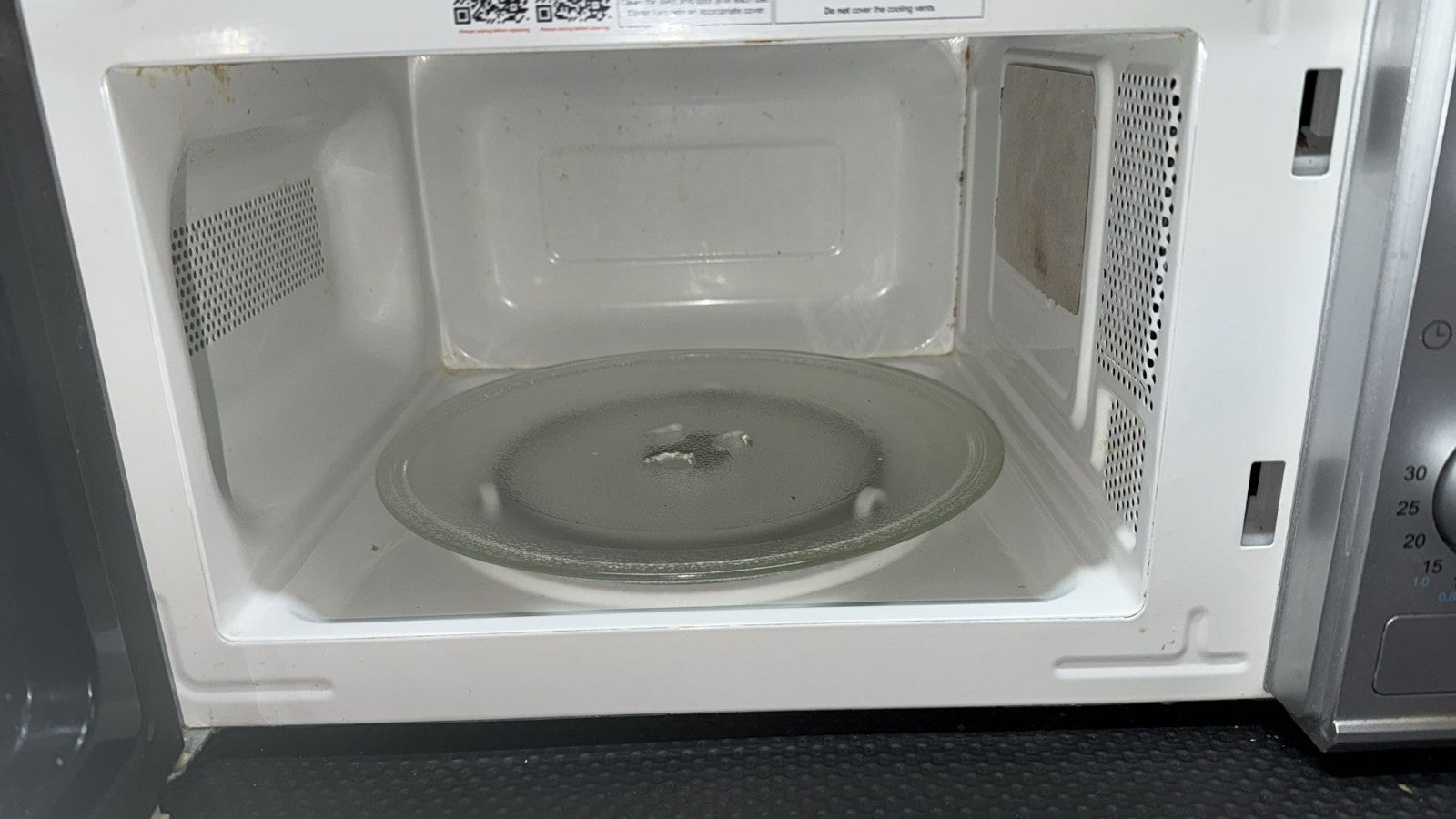Cookworks 700W Manual Microwave - Silver colour