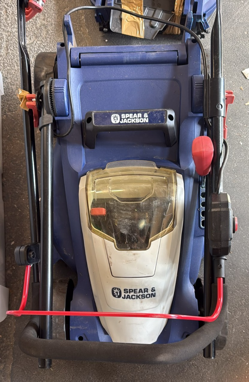 Spear & Jackson Cordless 34cm Lawnmower