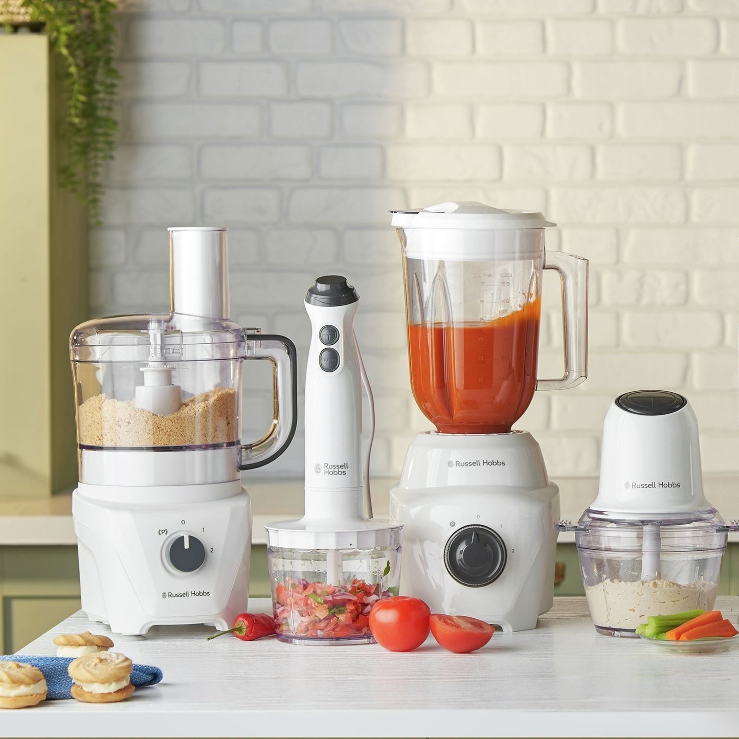 Russell Hobbs Tabletop Blender with 1.5L Glass Jug Go Create 550W White BY DOSKA