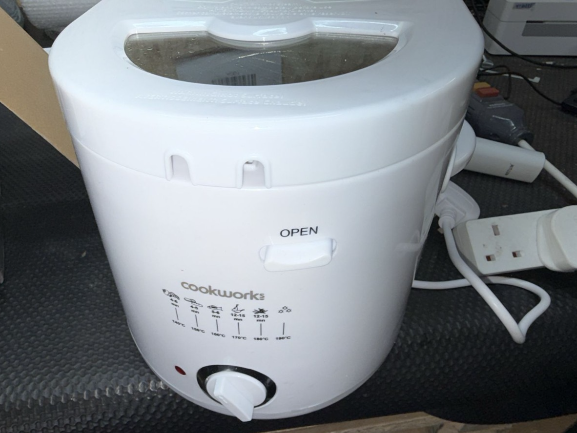 Cookworks 1.5L Deep Fat Fryer - White
