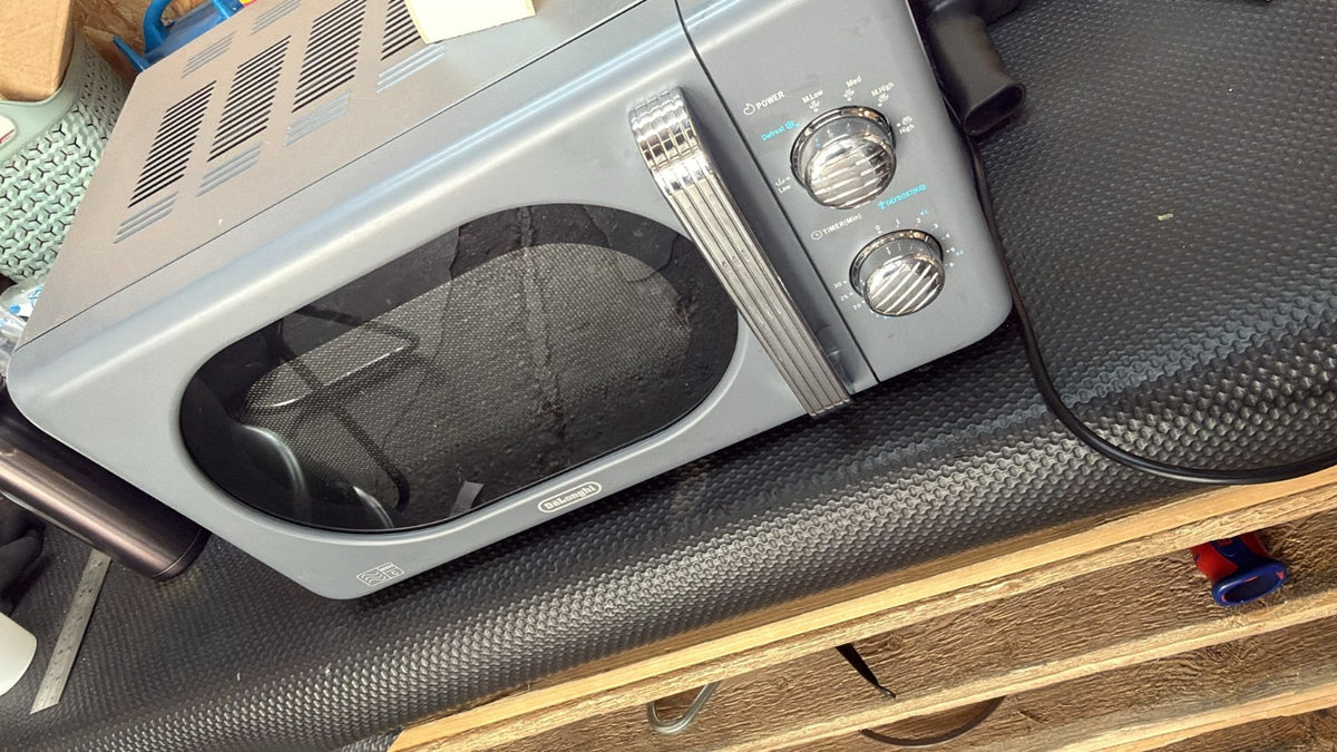 De'Longhi Argento Flora 800W Standard Microwave - Grey