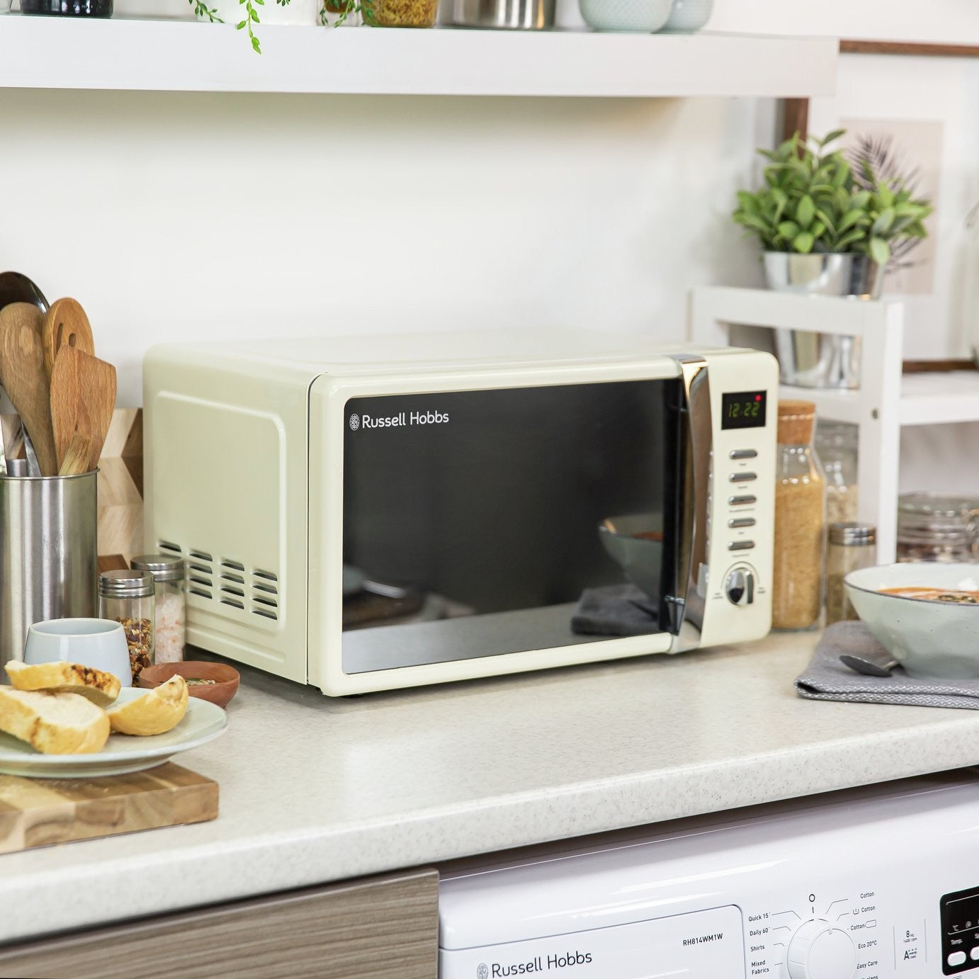 Russell Hobbs Worcester 700W Standard Microwave - Cream