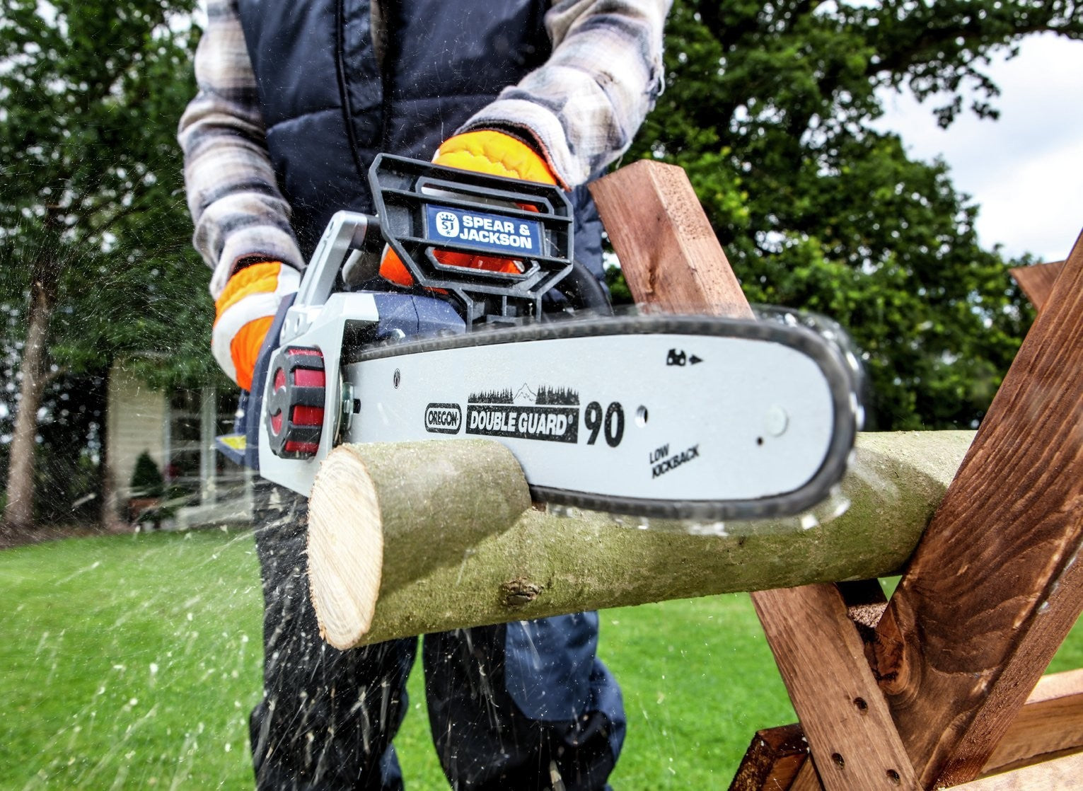 Spear & Jackson 35cm Cordless Chainsaw with 2 Batteries- 36V