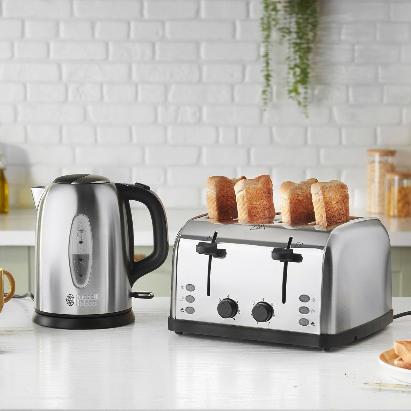 Russell Hobbs 25513 Worcester Kettle - Metallic