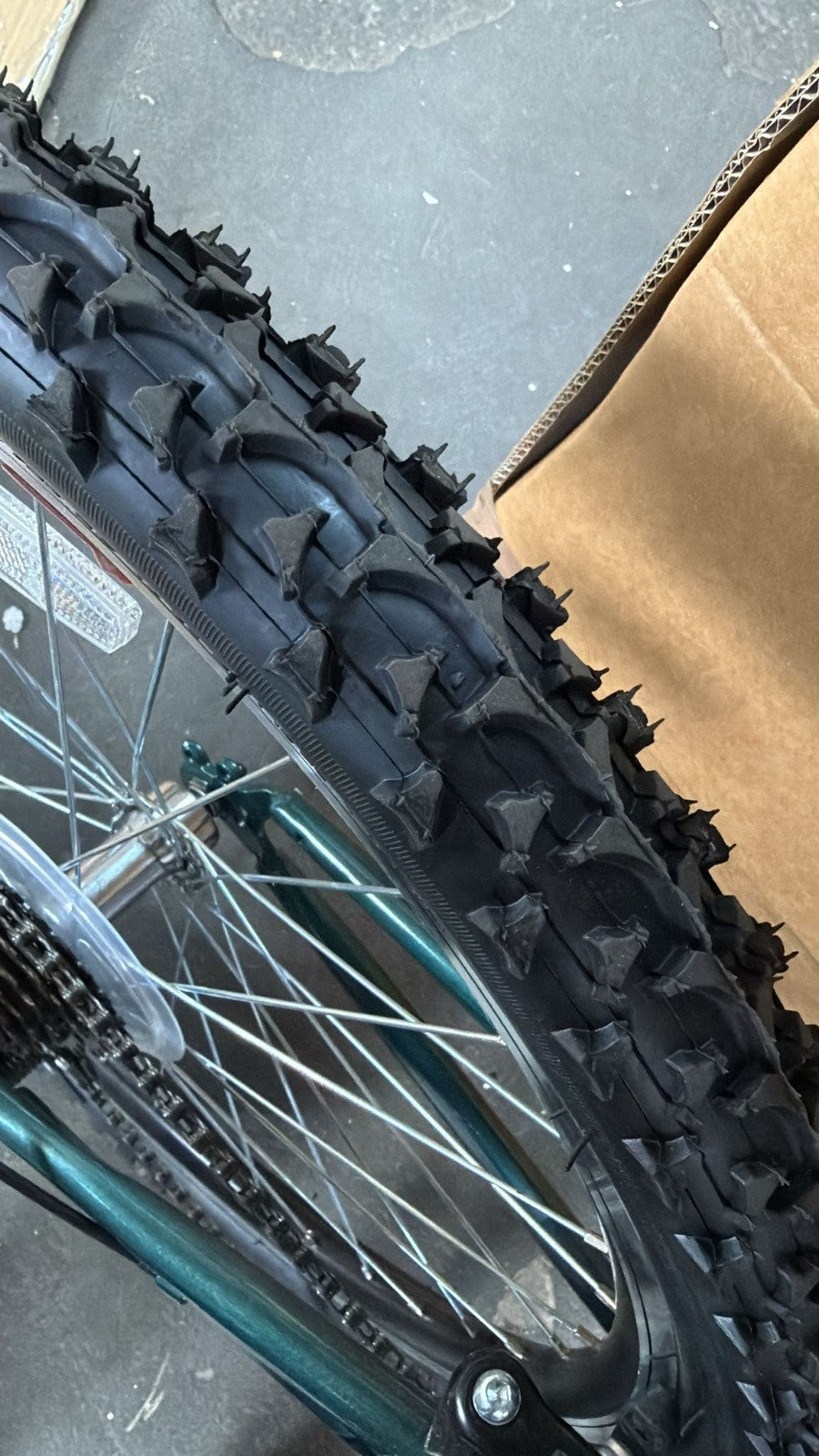 Piranha 24 Inch Unisex Mountain Bike - Dark Green