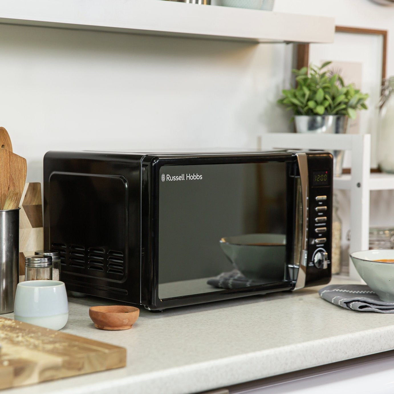 Russell Hobbs Worcester 700W Standard Microwave - Black