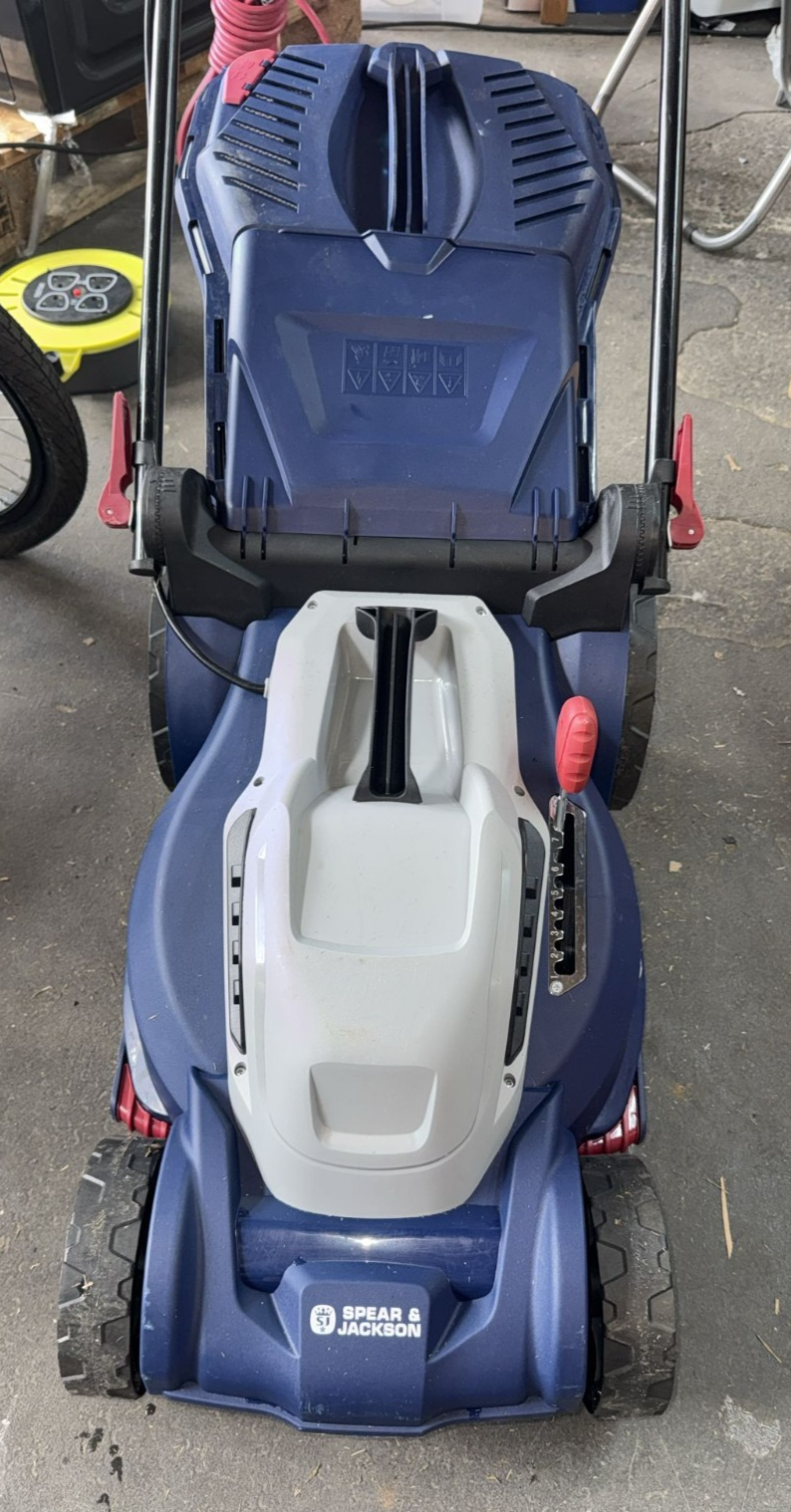 Spear & Jackson 37cm Corded Rotary Lawnmower - 1600W