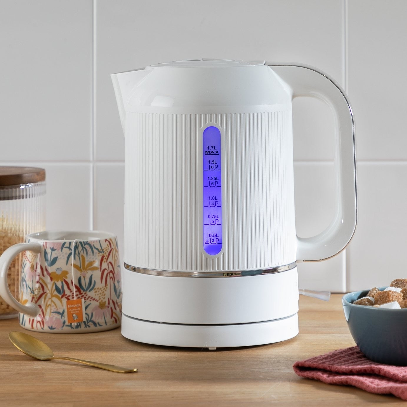 Cookworks WK8290QEH Texture Tilly Kettle - White