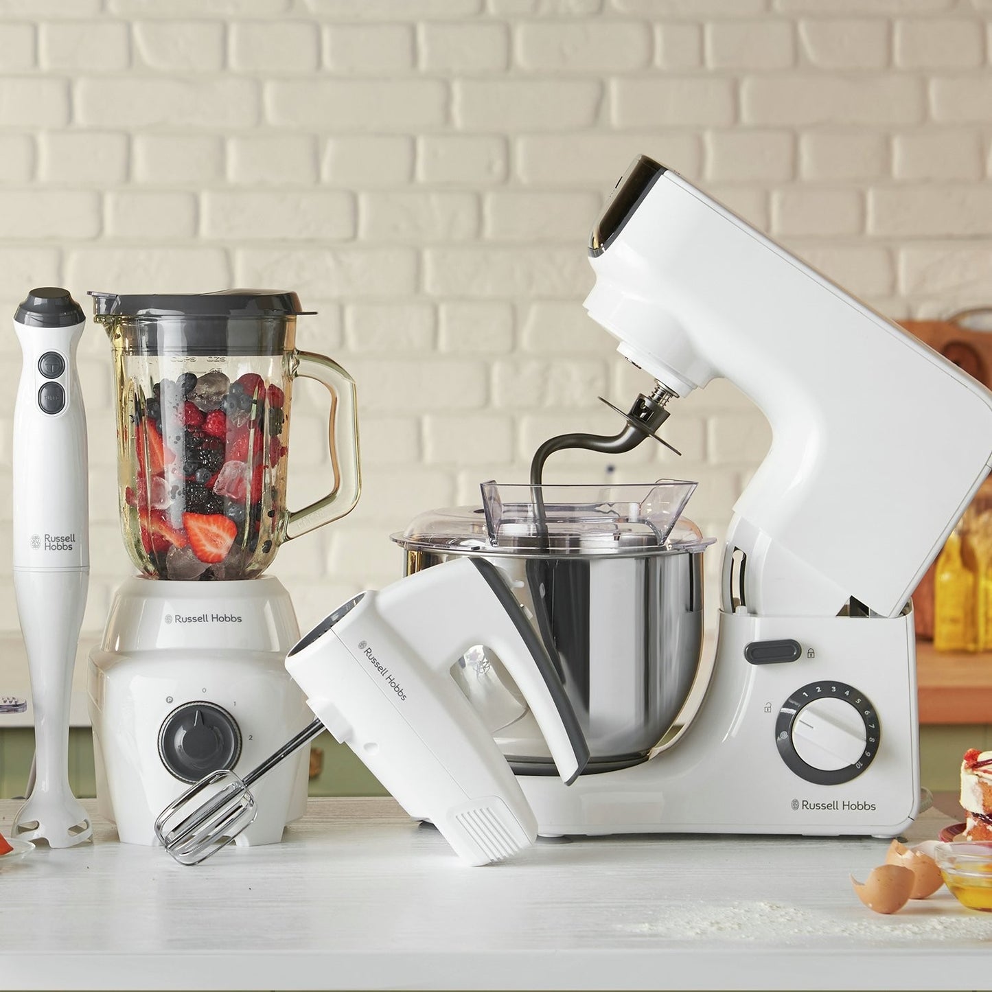 Russell Hobbs Tabletop Blender with 1.5L Glass Jug Go Create 550W White BY DOSKA