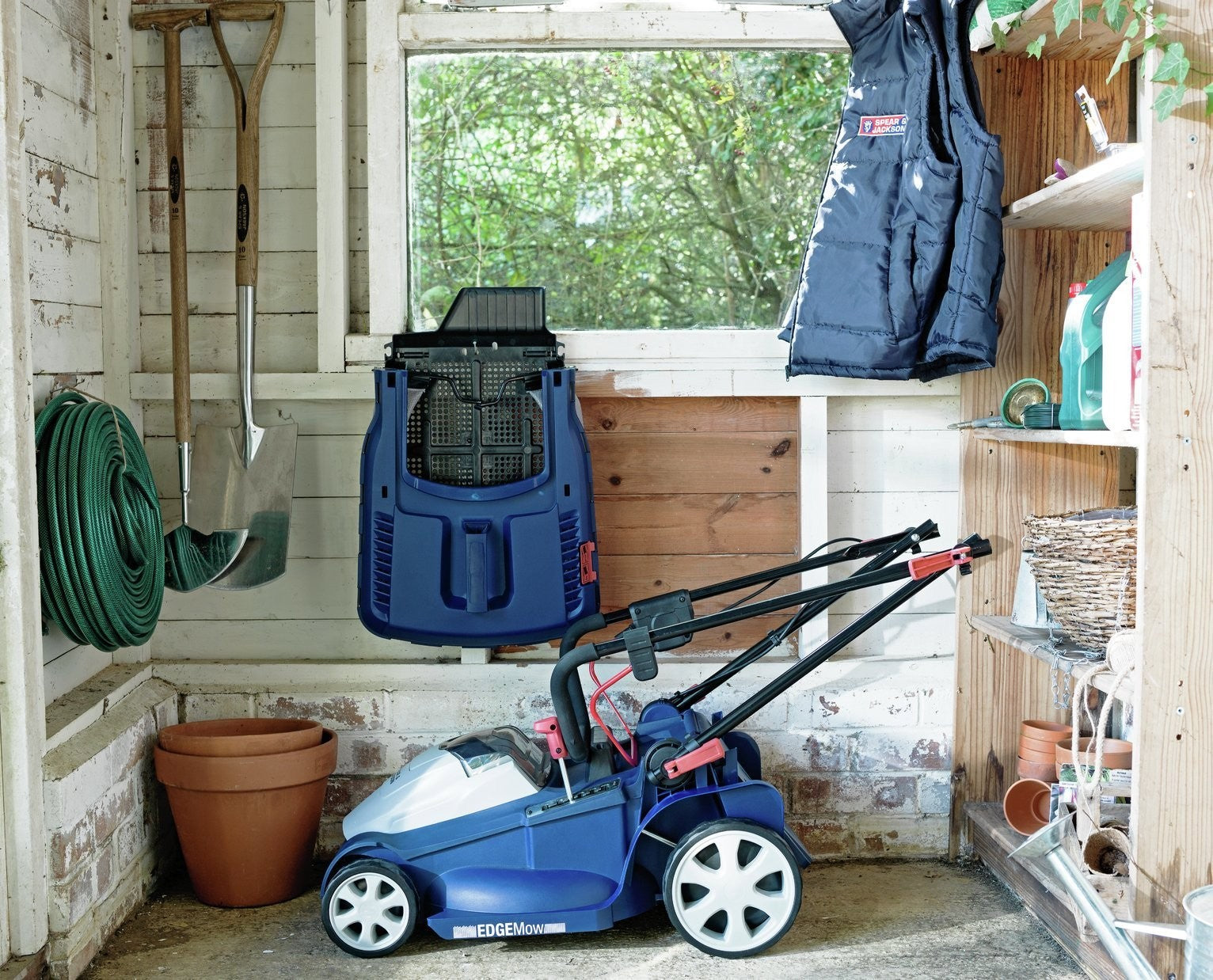 Spear & Jackson 42cm Cordless Rotary Lawnmower - 40V