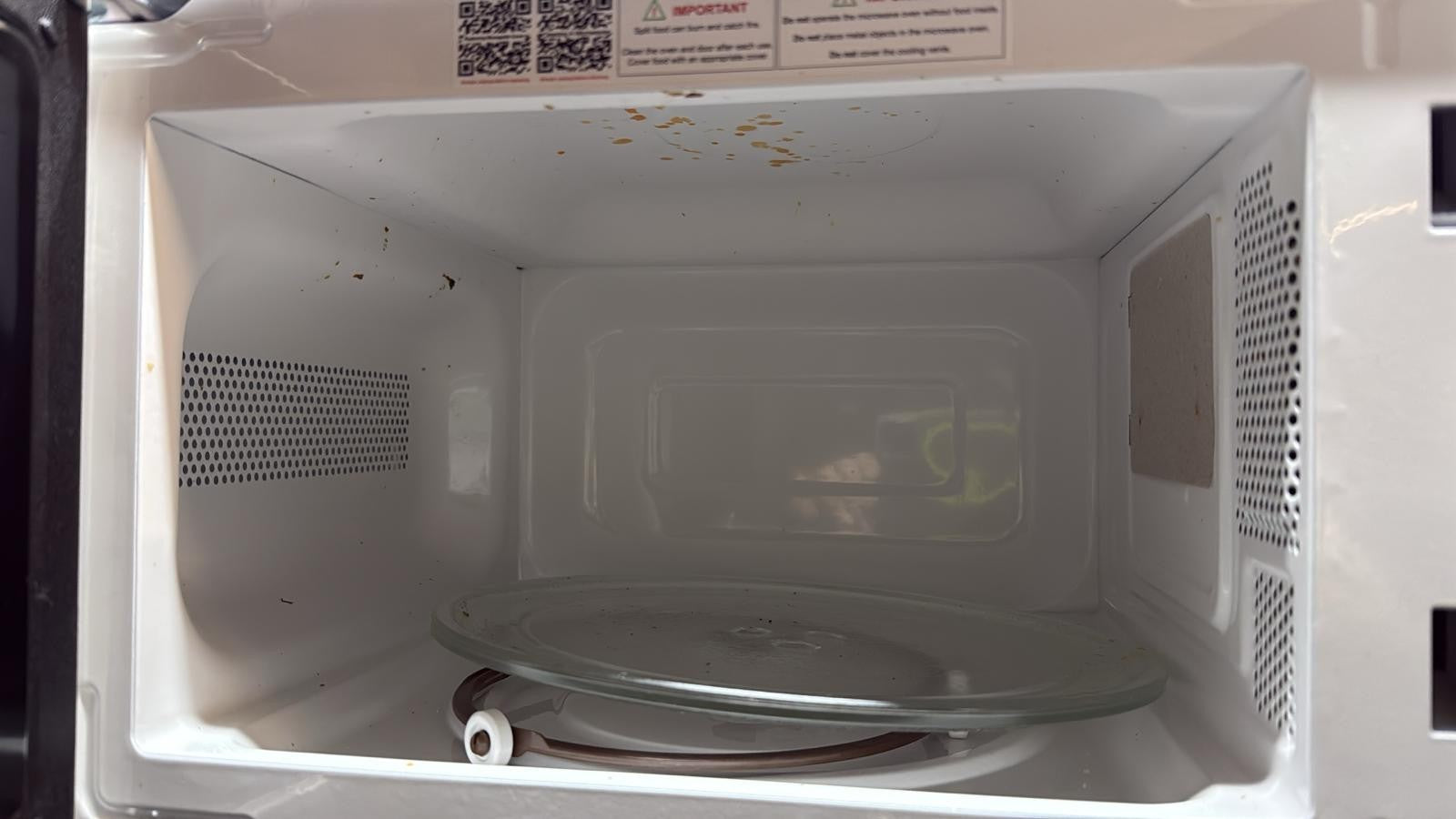 Cookworks 700W Manual Microwave - White