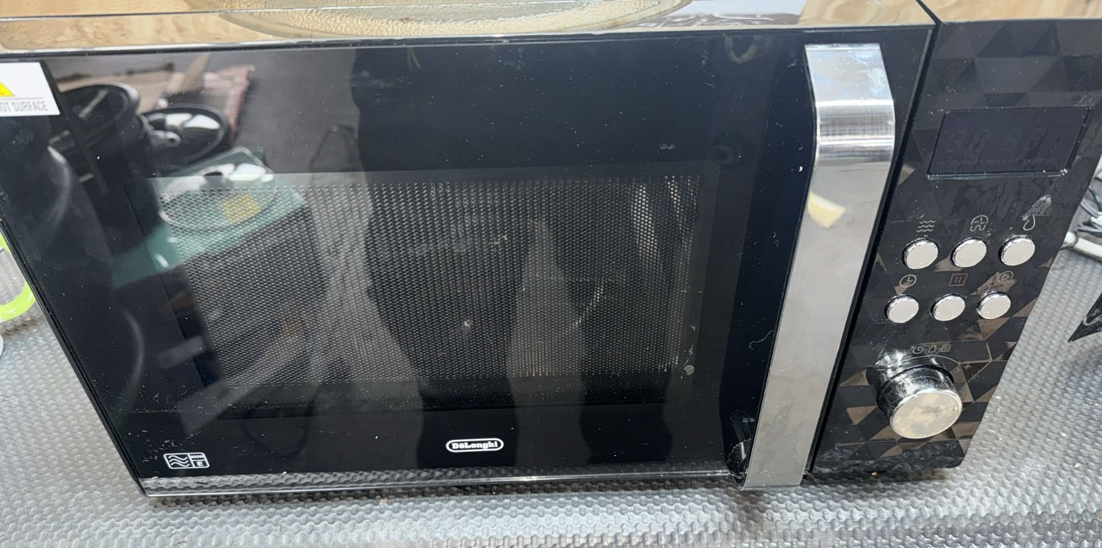 De'Longhi Brillante 23L 900W Combination Microwave - Black