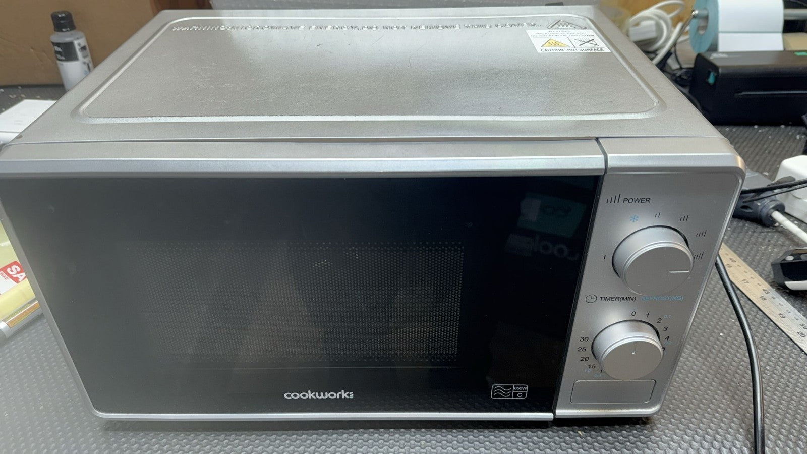 Cookworks 700W Manual Microwave - Silver colour