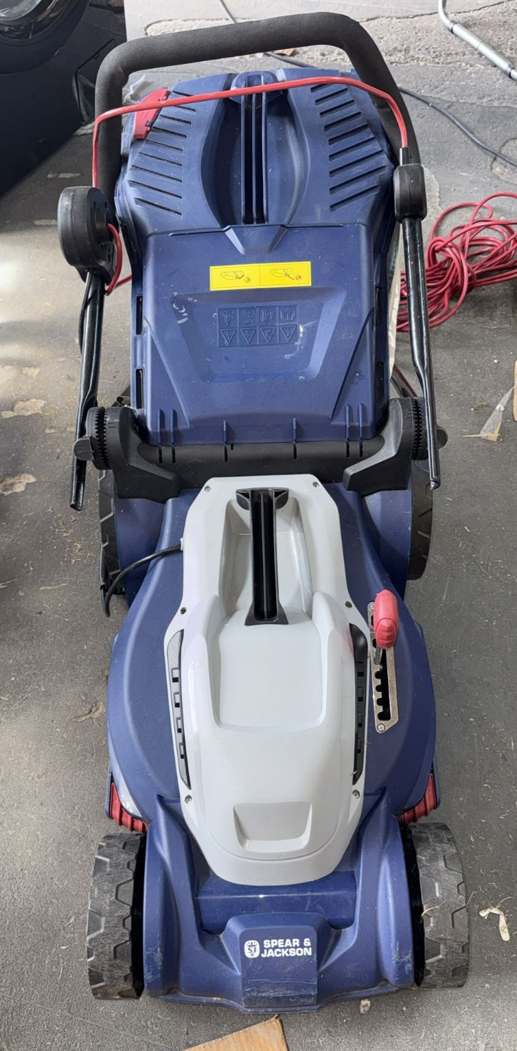 Spear & Jackson 37cm Corded Rotary Lawnmower 1600W